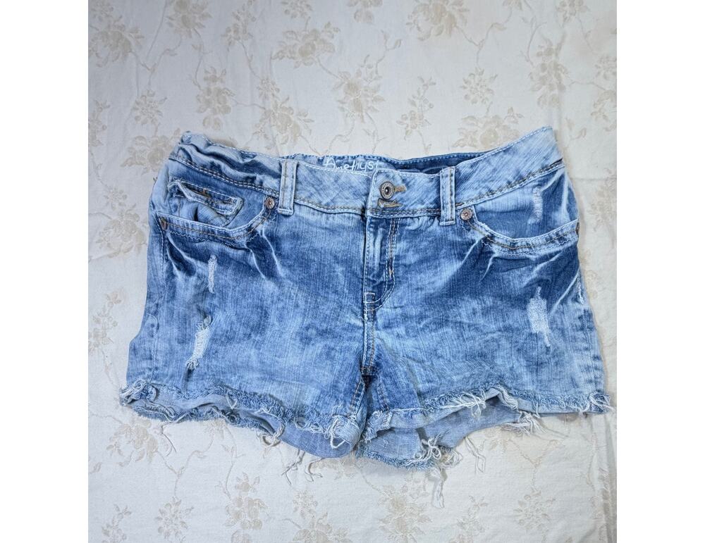 Amethyst Jeans Juniors 13 Distressed Denim Cutoff Shorts Light Wash Frayed